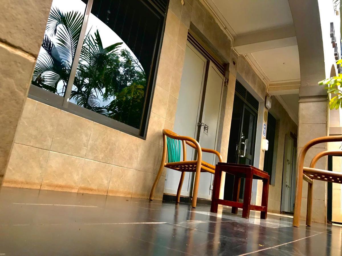 Capernaum Hotels Kyambogo  Eksteriør billede